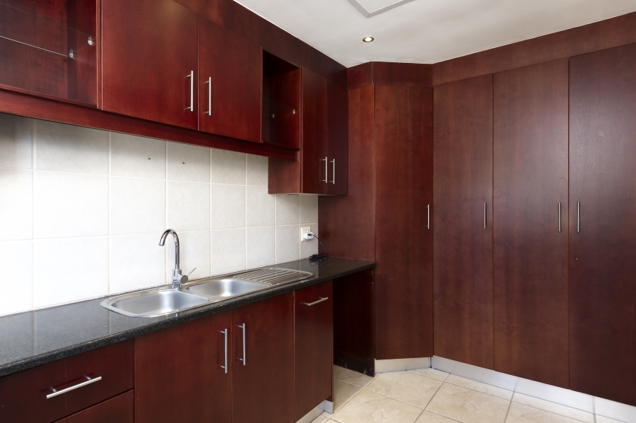 To Let 4 Bedroom Property for Rent in Heldervue Western Cape